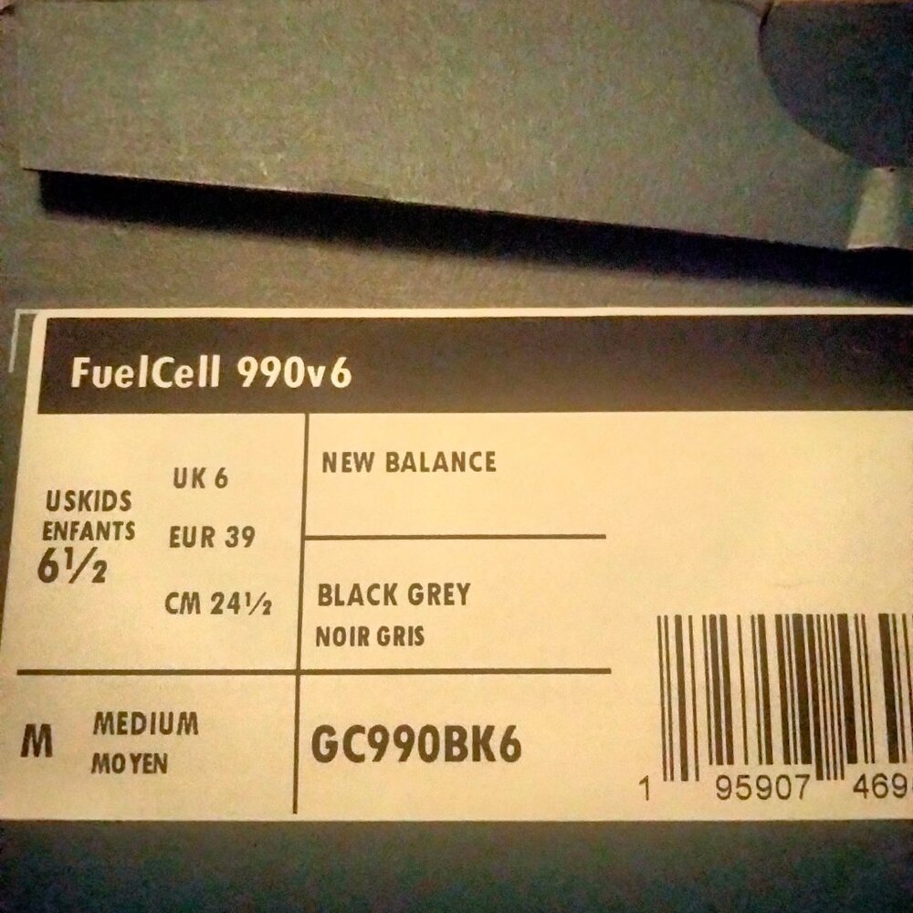 Sneakers - Picture 5 of 5